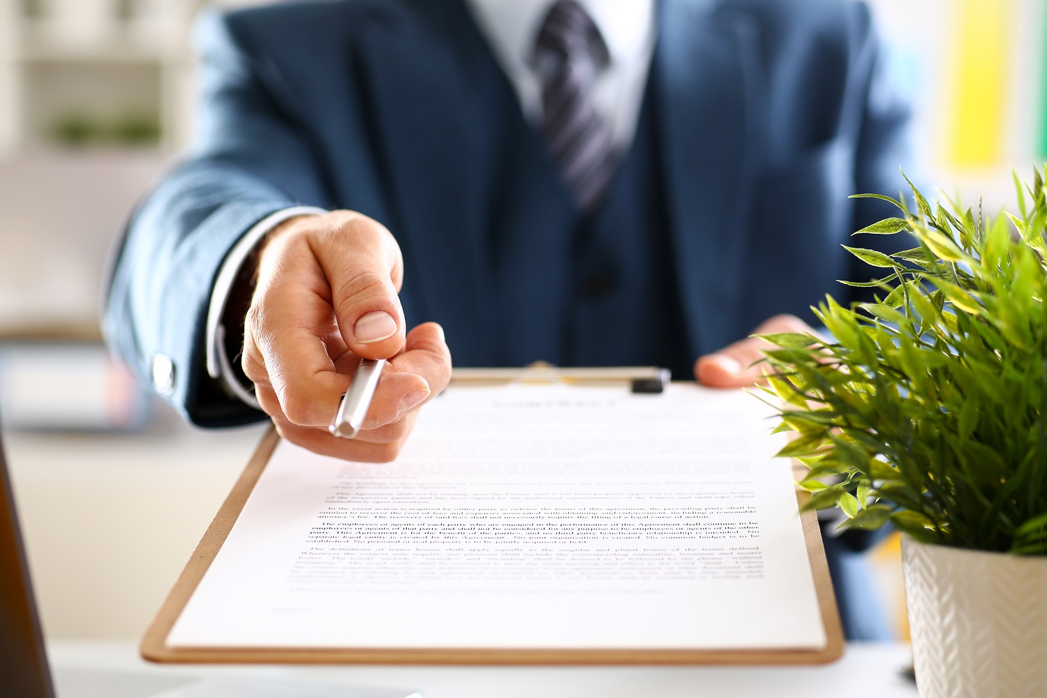 Qual a melhor forma de formular um contrato: mensal, trimestral, semestral ou anual?